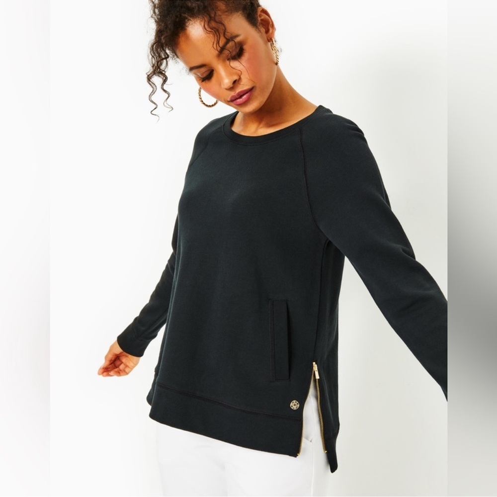 Lilly Pulitzer Luxletic Beach Comber
Pullover - Size XS (Black)